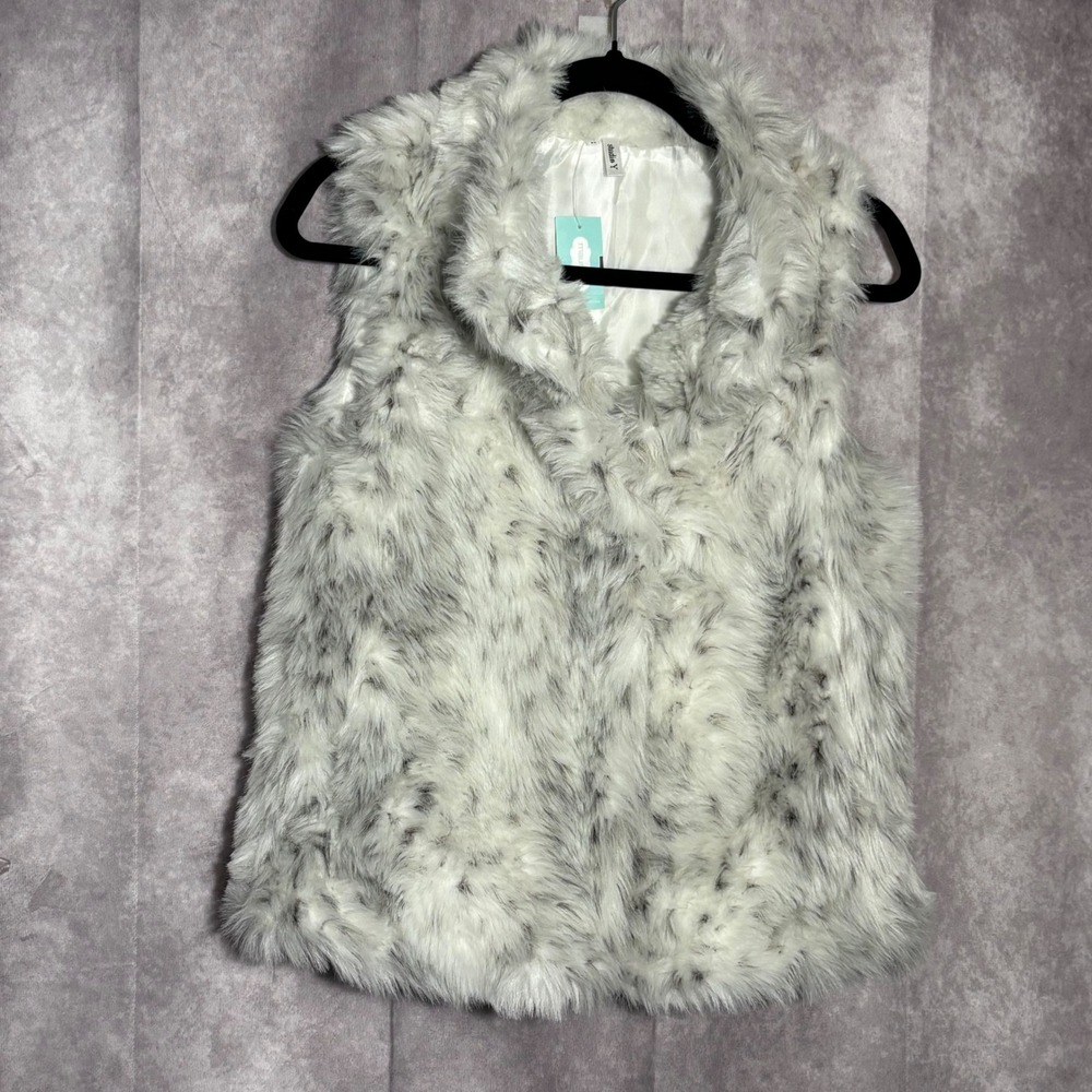 NWT Studio Y Faux Fur Vest Women XS White Gray Snow Leopard Glam